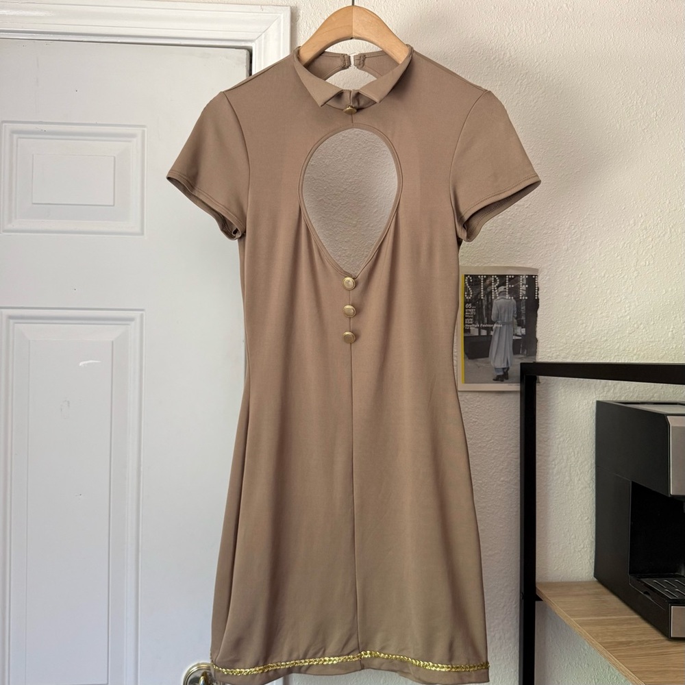 Shirley of Hollywood tan gold accent cutout short sleeve backless mini‎ dress